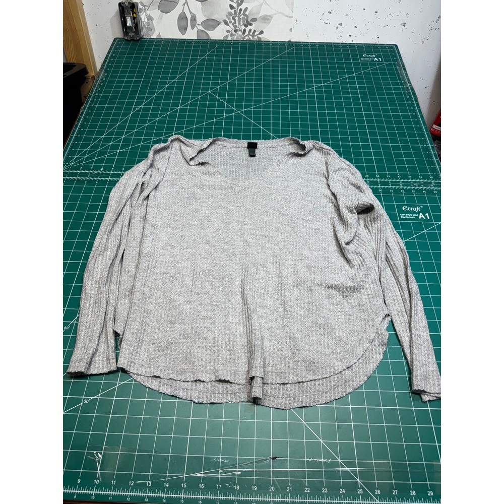 Wild Fable Womens XS Gray Waffle Knit Thermal V-Neck Long Sleeve Top Curved Hem